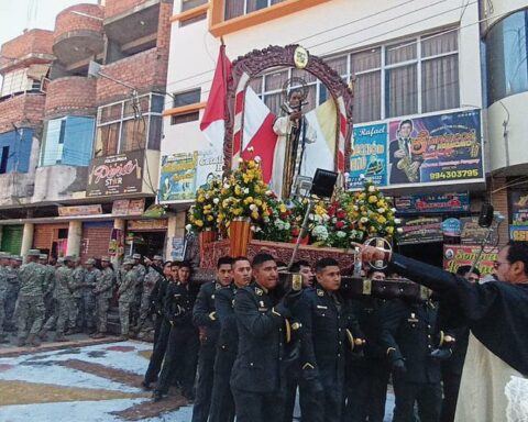 Brotherhood commemorates the death of San Martín de Porres and goes out in procession (VIDEO)