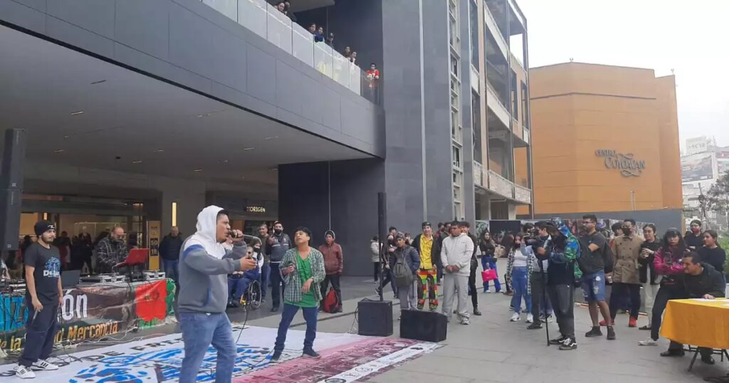 CDMX: With a rap battle, the People of Xoco demonstrate against Mitikah