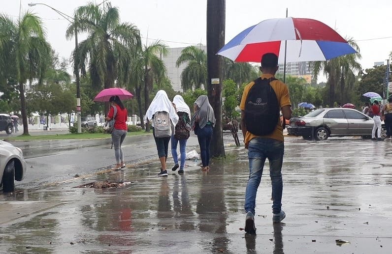 COE mantiene en alerta a cinco provincias por posible vaguada