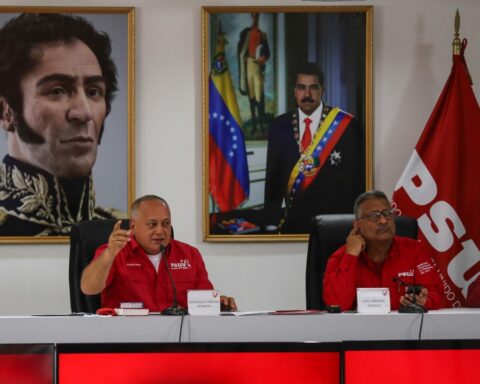 Cabello: The US imposes a democracy with bombs and votes