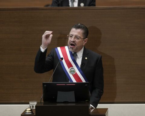 Calidh is concerned about Chaves' statements about economic refugees in Costa Rica