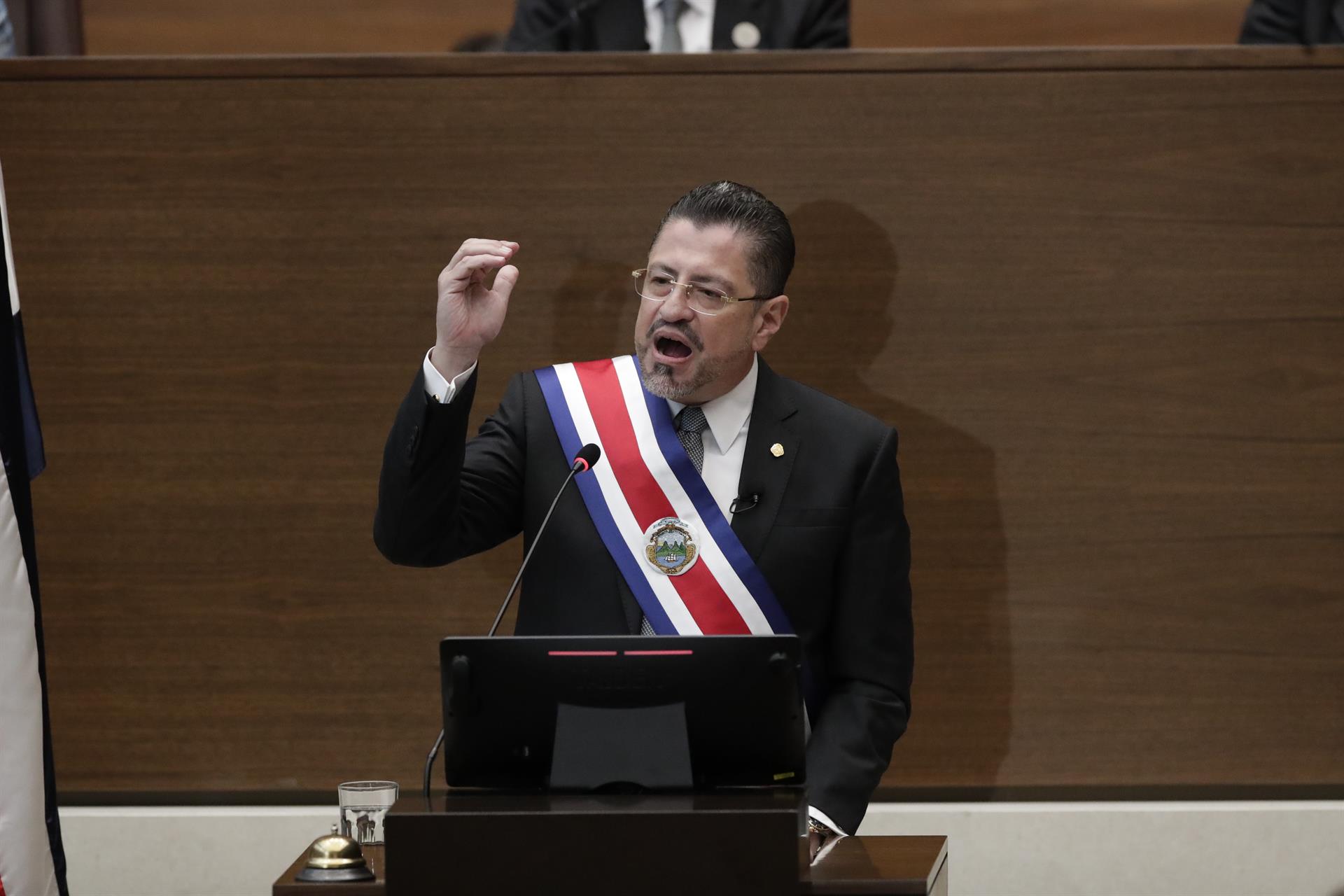 Calidh is concerned about Chaves' statements about economic refugees in Costa Rica