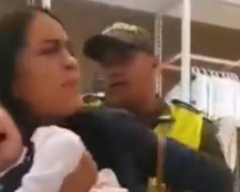 Cartagena warehouse was sealed after handcuffing a woman who was asking for her liquidation