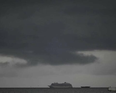 Central America on alert before the advance of Lisa turned into a hurricane