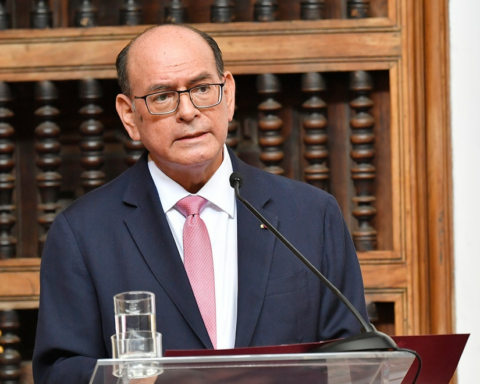 César Landa: "The OAS is not coming to say how we should solve our problems"