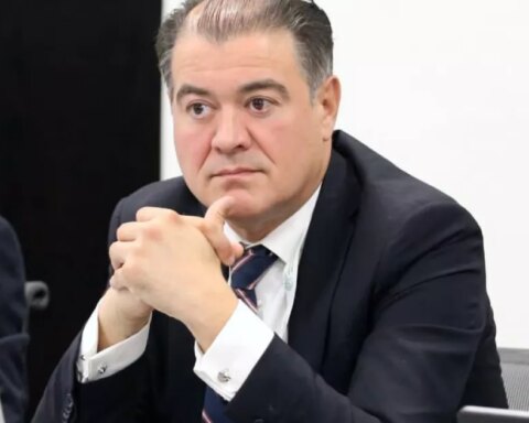 César Remis also leaves the Ministry of Economy