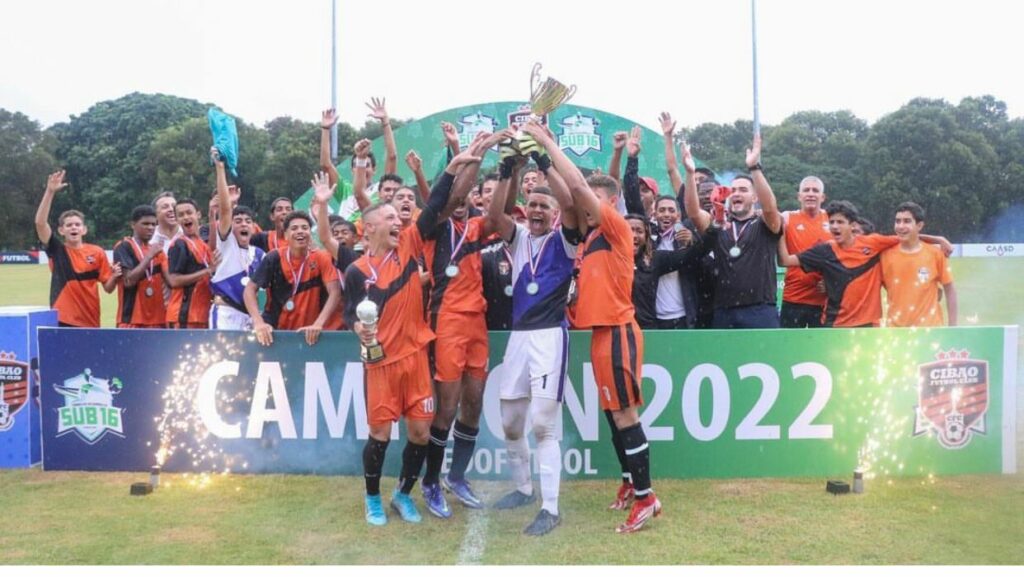 Cibao FC is crowned champion of the sub 16 tournament.