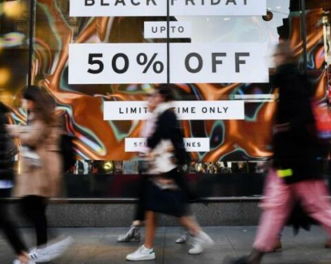 Commerce clings to 'Black Friday' for the end of the year
