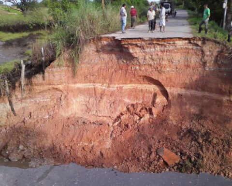 Community in Machiques de Perijá in Zulia was isolated after giving up the road
