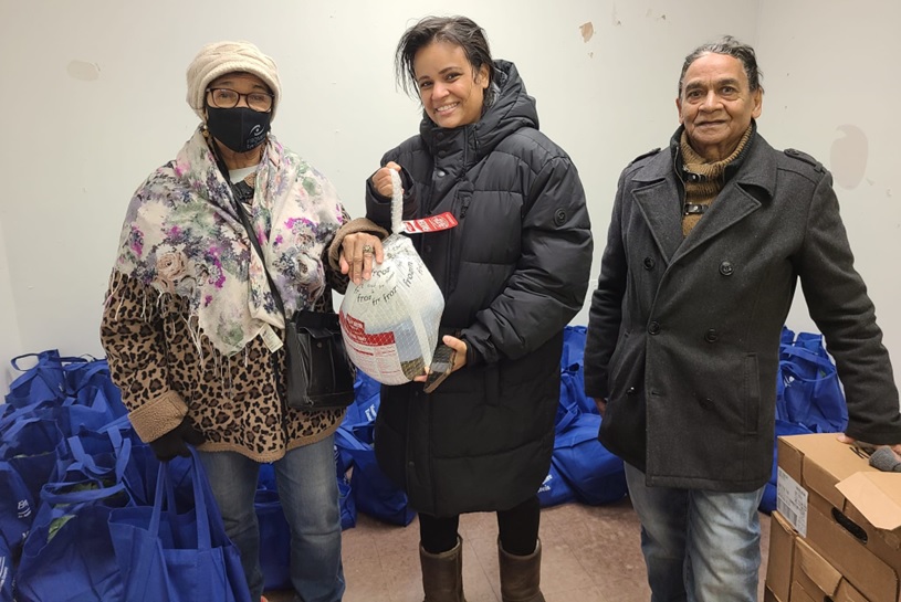 Congressman Espaillat delivered hundreds of turkeys in Upper Manhattan