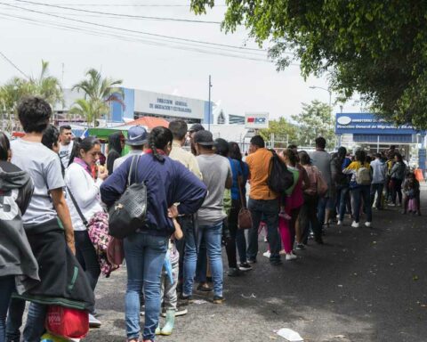 Costa Rica evaluates measures due to the increase in refugee applications