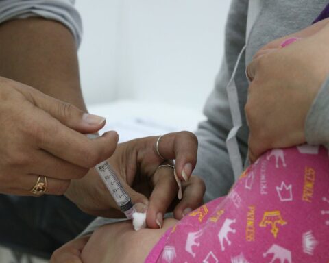 Covid-19: Rio government receives first vaccines for babies