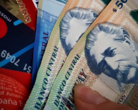 Cuesta Duarte Institute: real wages continue to fall and would only recover in 2024 or 2025