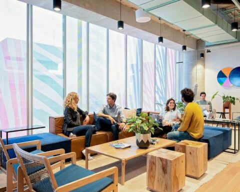 Deel and WeWork: the alliance that offers flexible workspaces to more workers around the world