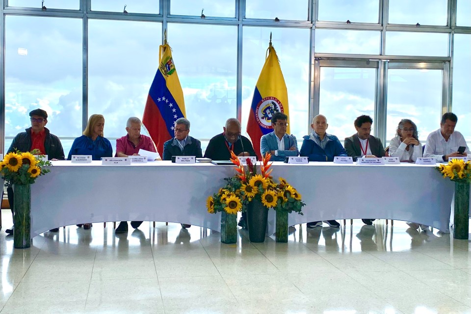 Delegations from Colombia and the ELN invite the US and other countries to their peace talks