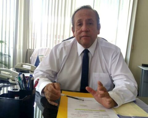 Dember Muñoz is the new director of the Honorio Delgado Espinoza hospital