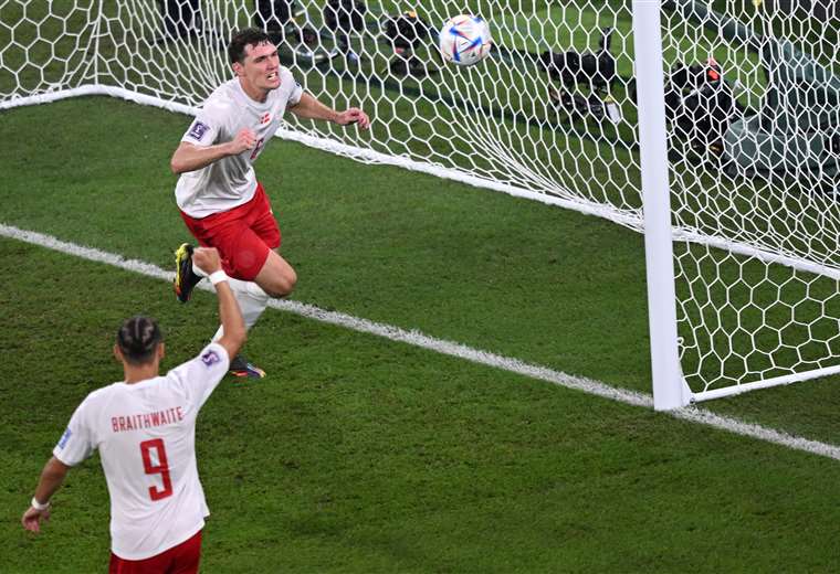 Denmark against Australia in their last train to the round of 16 of the World Cup