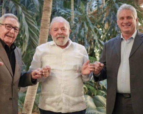 Raúl Castro junto a Lula da Silva y Miguel Díaz-Canel