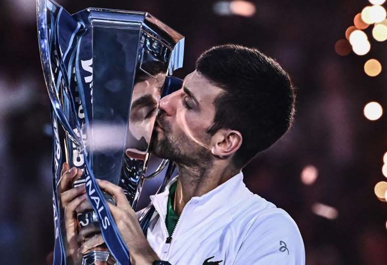 Djokovic wins his sixth Masters and equals Federer's record