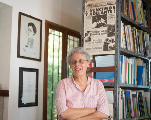Dora María doctorado