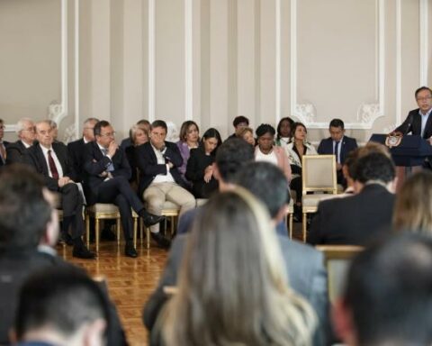 Economic challenges faced by the Government in its first 100 days