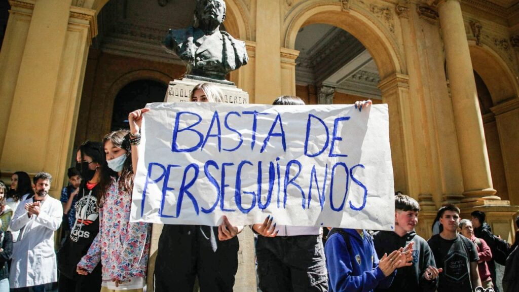 Educational community repudiated the sanction of the Buenos Aires Government against the vice-rector of Mariano Acosta