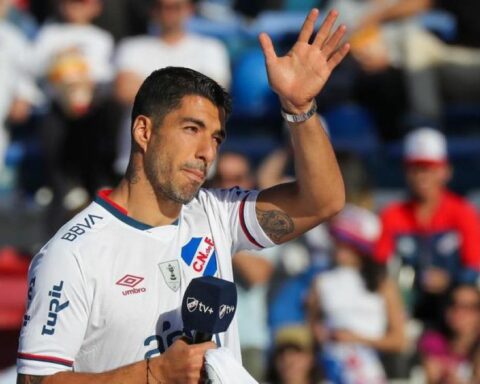 El Nacional adds a new title and Luis Suárez says goodbye