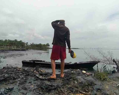 Environmentalists denounce a new oil spill in Lake Maracaibo