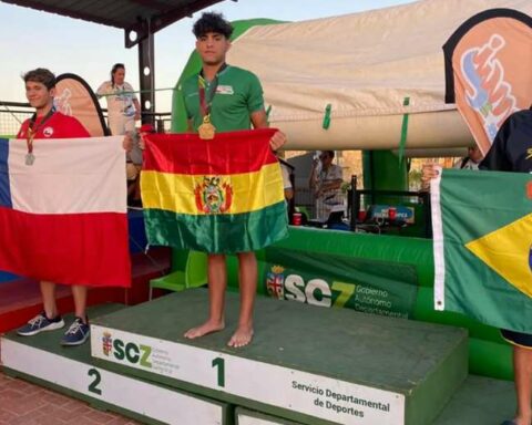 Esteban Núñez del Prado achieved nine medals in two international swimming competitions