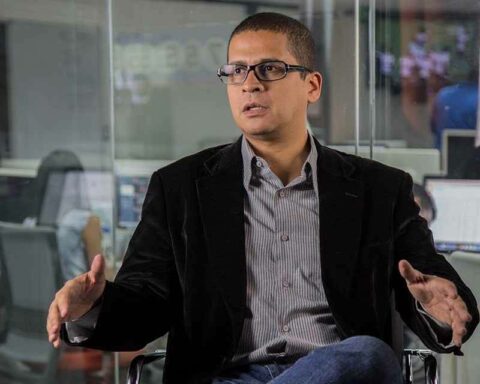 Evans asks the Primary Commission to correct inequalities in the opposition