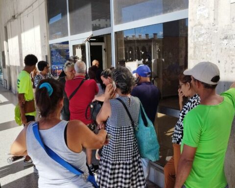 Even the stamps for procedures have disappeared from the Post Offices in Cuba