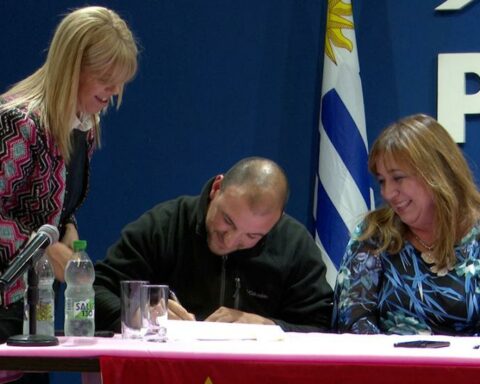 Executive advances funds for union housing cooperatives that will benefit 500 families