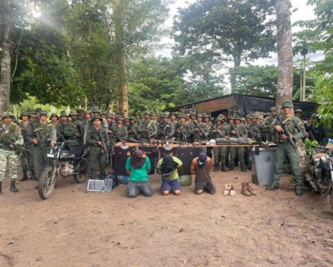 FANB captured three individuals from the Las 3R gang with war material