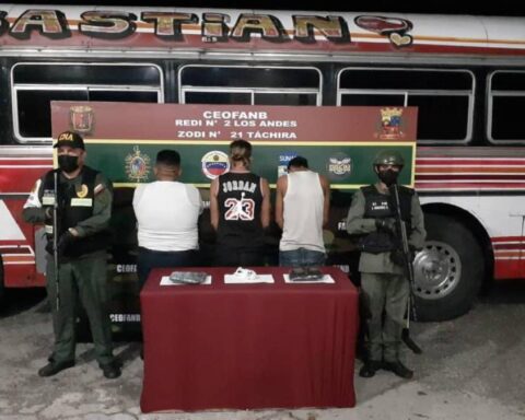 FANB captures 3 subjects with a kilogram of marijuana in Táchira
