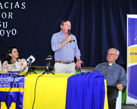 Falero inaugurated works in the Rivera school and in the Artigas Independence Club