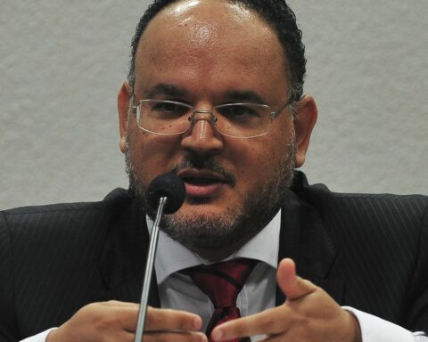 Former minister Henrique Paim will coordinate education in the transition team