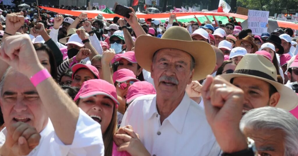 Fox, Gordillo, Creel and other politicians attended the march in defense of the INE