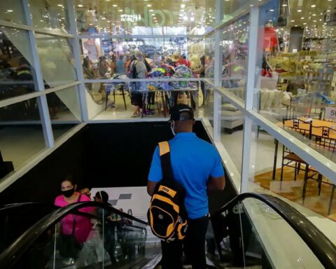 Fractional utilities put Christmas uphill for public workers