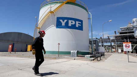 González: “YPF has the lowest fuel price in the region”