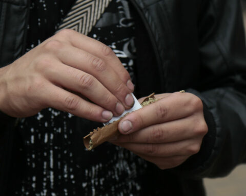 Government Petro ratifies its support for a project that legalizes the use of recreational marijuana