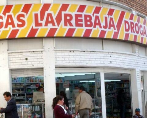 Government stays with Drogas La Rebaja and will distribute medicines