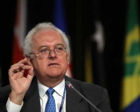 Government will proceed to de-index increases in products based on the minimum