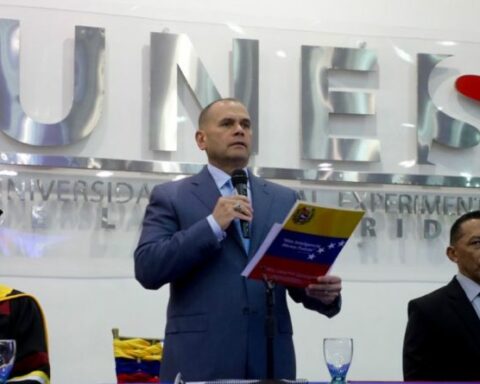 Graduated 3,000 professionals in Criminal Investigation and Criminalistics