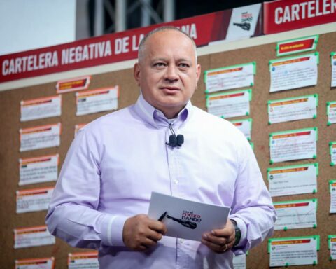 Hair to the rector Enrique Márquez: you are an opponent within the CNE