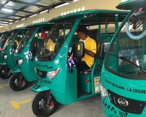 Havana's new electric tricycles are (almost) ghosts