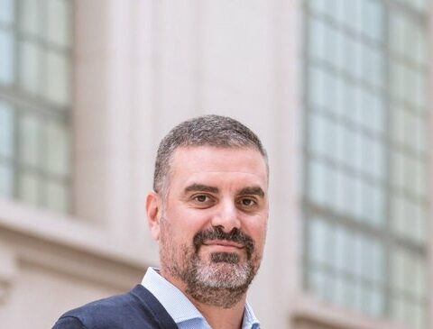 He invented the mobile phone, it was all the rage, he disappeared from the market and now he is stepping hard on his return to Uruguay: the return of Motorola