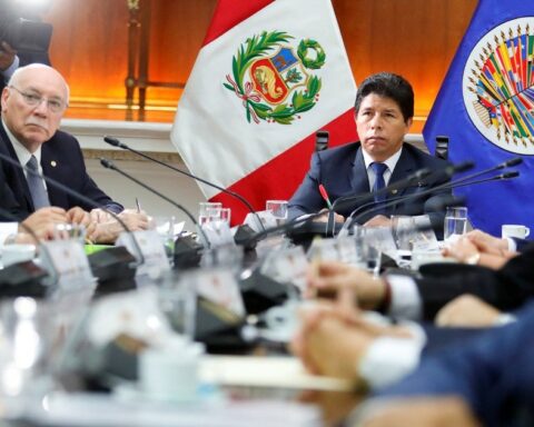 High-level mission of the OAS meets with the president of Peru due to political crisis