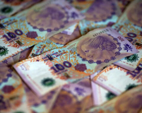 How much does the blue dollar start at this Tuesday the 29th?