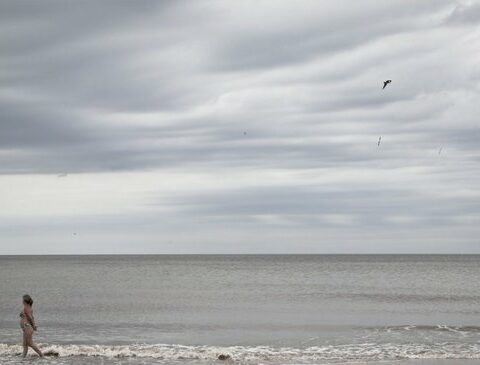 How will the weather be this weekend in Uruguay?  Look by zones