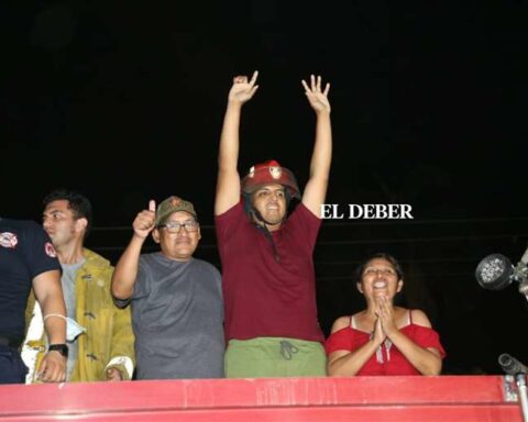 "If it weren't for him, they would have implanted the bomb," the firefighter thanks the journalist for filming and confronting the police officers who attacked him